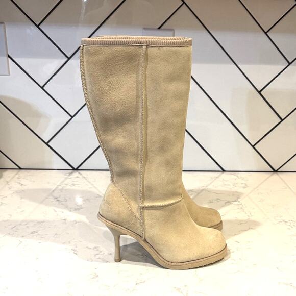 Rare vintage Y2K Tommy Hilfiger beige Ugg-style heeled boots size 6.5 suede - Picture 2 of 9